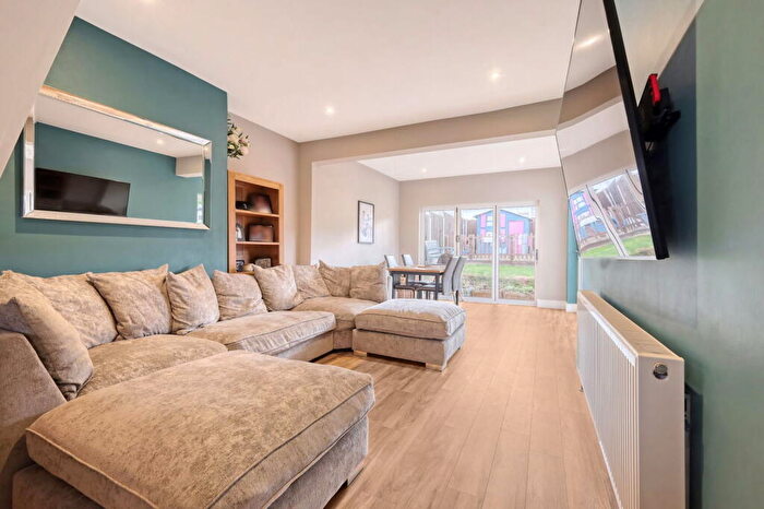 4 Bedroom Semi-Detached House For Sale In Down Hall Road, Rayleigh, SS6