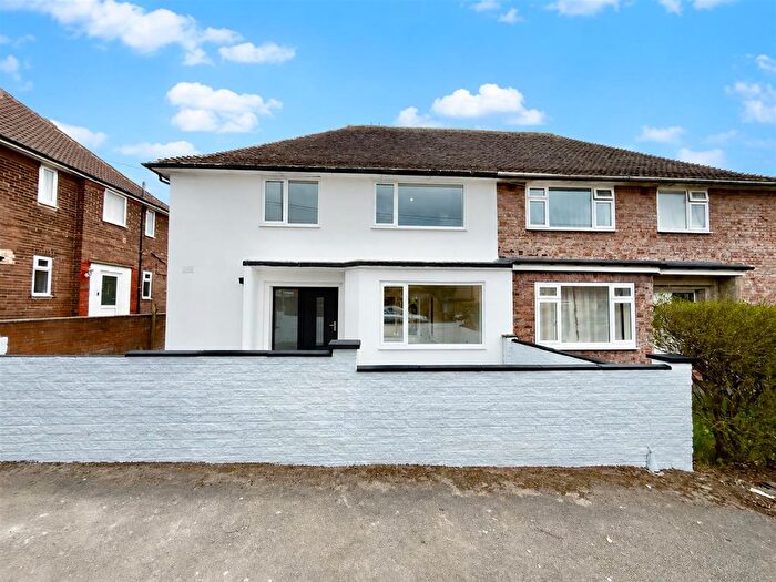 4 Bedroom Semi-Detached House To Rent In Rosgill Drive, Seacroft, Leeds, LS14