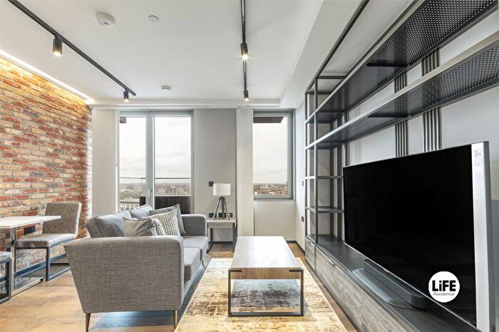 Apartment To Rent In Hewett Street, London, EC2A