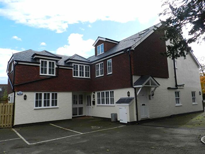 2 Bedroom Flat To Rent In High Street, Newick, BN8