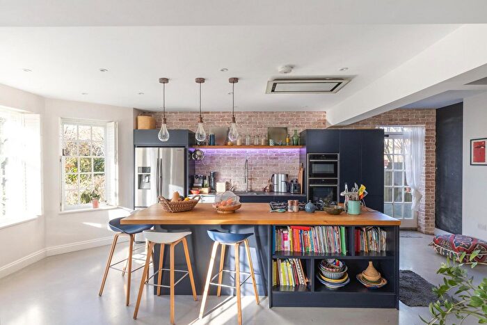 5 Bedroom Detached House For Sale In Edgehill Road, London, W13