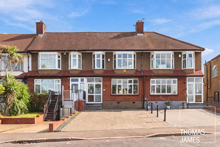 3 Bedroom Detached House For Sale In Tottenhall Road, London, N13