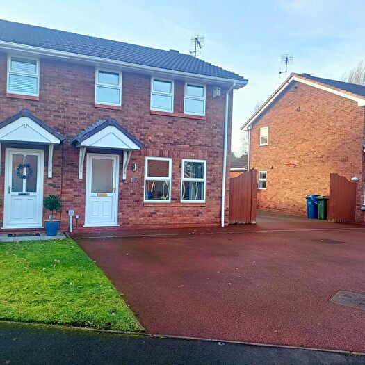2 Bedroom House To Rent In The Haybarn, Stafford., ST16