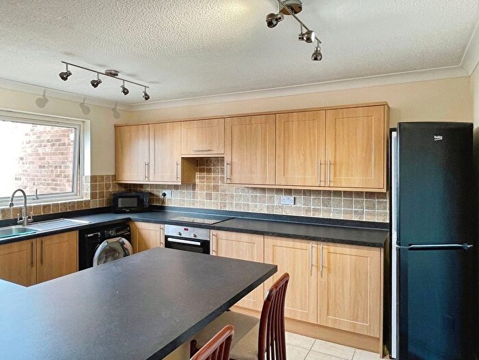 2 Bedroom Flat For Sale In Princess Margaret Avenue, Lyngate Court Princess Margaret Avenue, CT9