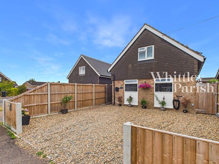 3 Bedroom Detached House For Sale In Owens Close, Long Stratton, NR15