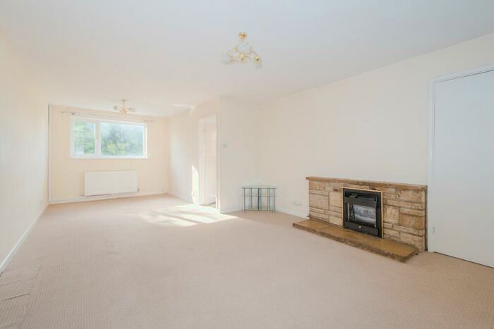 3 Bedroom Semi-Detached House To Rent In Hill Crescent, Finstock, OX7