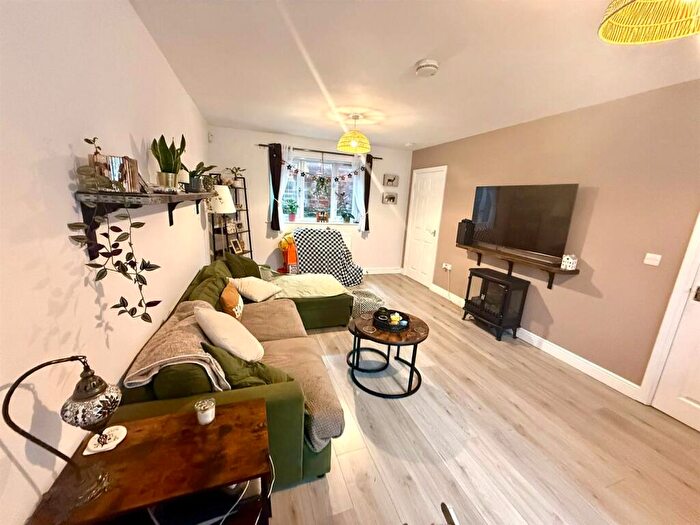 2 Bedroom House To Rent In Beaver Hill Road, Sheffield, S13