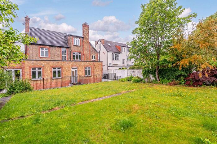 1 Bedroom Flat For Sale In Ambleside Avenue, Streatham Park, London, SW16