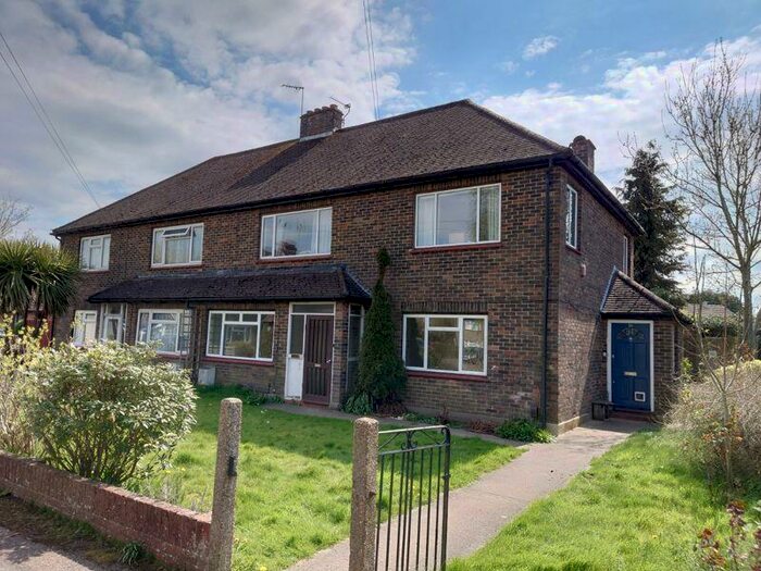 2 Bedroom Maisonette To Rent In Crewes Close, Warlingham, CR6