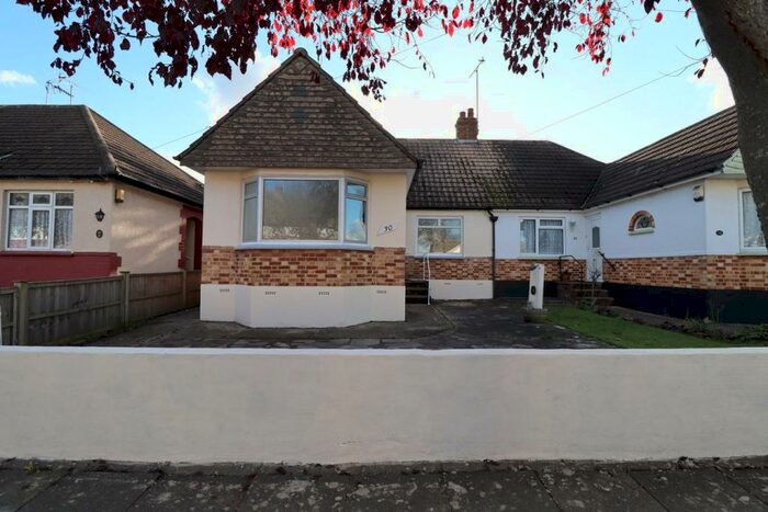3 Bedroom Semi-Detached Bungalow To Rent In Grove Hill, Leigh-on-Sea, SS9