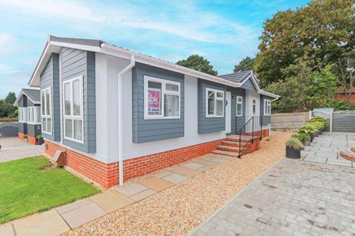 2 Bedroom Park Home For Sale In Lodge Road, Locks Heath, SO31