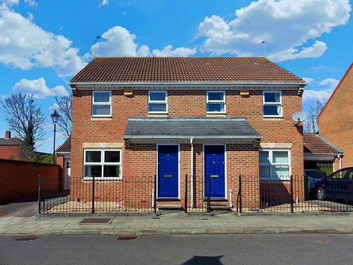 3 Bedroom Semi-Detached House To Rent In Standfield Close, Aylesbury, Buckinghamshire, HP19