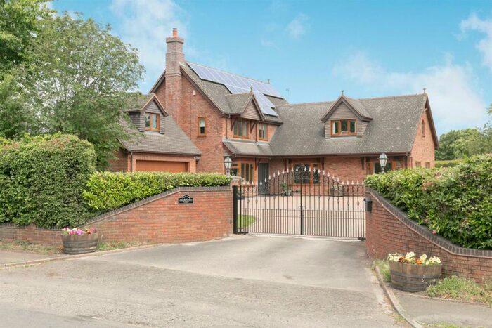 5 Bedroom Detached House For Sale In Beamhurst, Uttoxeter, Staffordshire, ST14