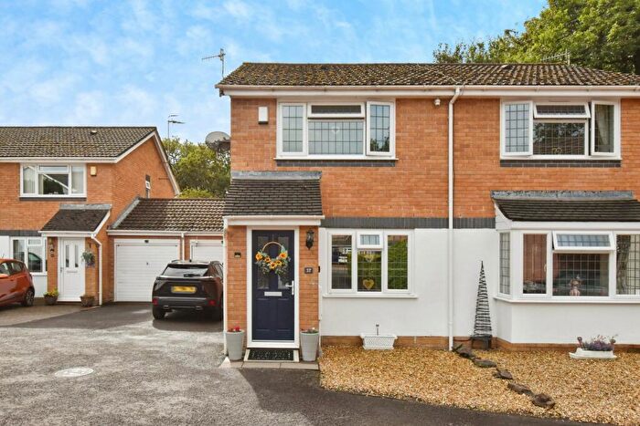 2 Bedroom Semi-Detached House For Sale In Waun Gron, Rhydyfro, Pontardawe, Swansea, SA8