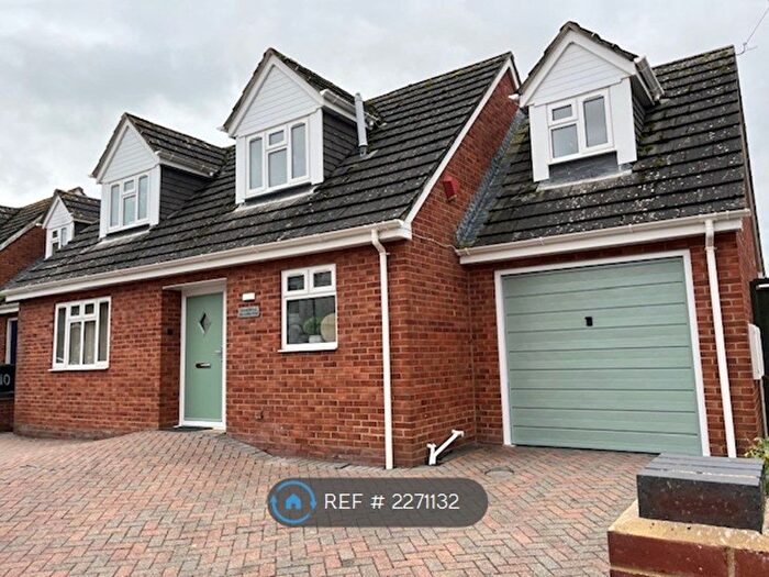 2 Bedroom Detached House To Rent In Gordon Road, Highcliffe, Christchurch, BH23