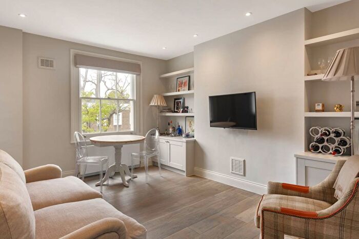 1 Bedroom Flat For Sale In - Earls Court Road, London, W8