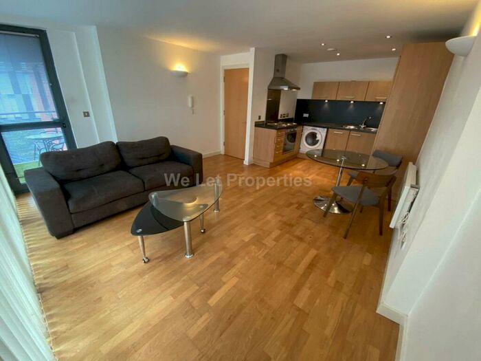 2 Bedroom Apartment To Rent In The Danube, City Road East, M15