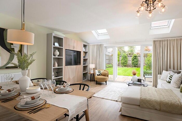 4 Bedroom Detached House For Sale In Hitches Lane, Crookham Village, Fleet, GU51