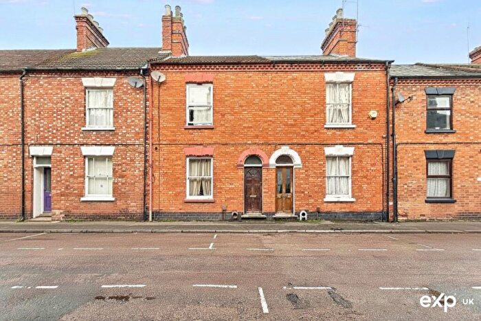 3 Bedroom Terraced House For Sale In Aylesbury Street, Wolverton, Milton Keynes, MK12