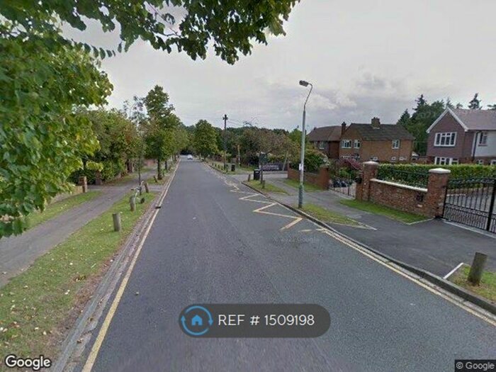 4 Bedroom Detached House To Rent In Warren Road, Ickenham, UB10