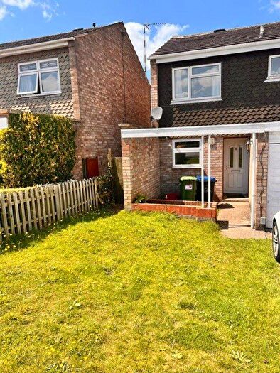 3 Bedroom House To Rent In Arundel Close, Warwick, CV34