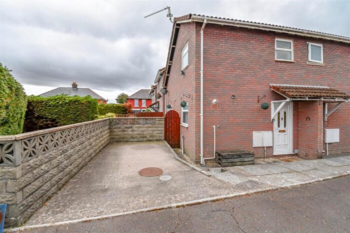 1 Bedroom End Of Terrace House For Sale In Woodham Park, Barry, CF62