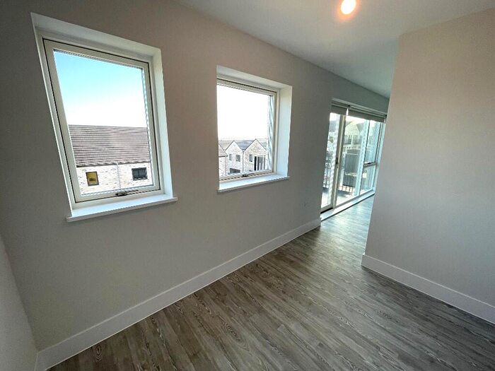 2 Bedroom Apartment To Rent In Honeysuckle Walk, Southmead, Bristol, BS10