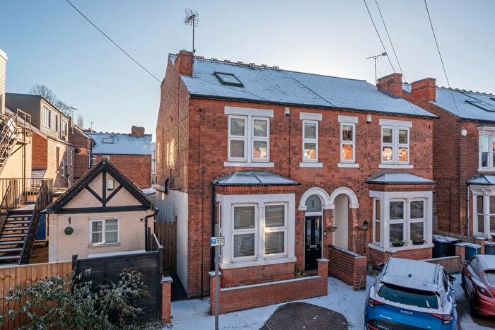 3 Bedroom Semi Detached House For Sale In Hardwick Grove, West Bridgford, NG2