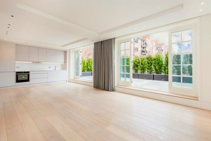 2 Bedroom Flat To Rent In Portobello Road, London, W11