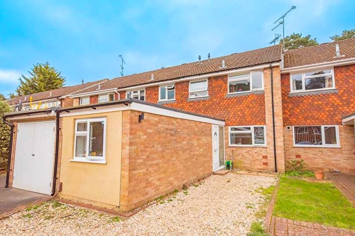 3 Bedroom Semi-Detached House For Sale In Roxburgh Close, Camberley, GU15