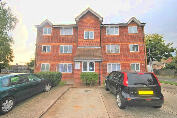 1 Bedroom Apartment To Rent In Greenslade Road, Barking., IG11