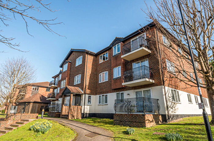 1 Bedroom Apartment For Sale In Birchend Close, South Croydon, CR2