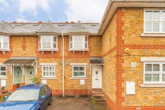 3 Bedroom Terraced House To Rent In Iveley Road, Clapham, SW4
