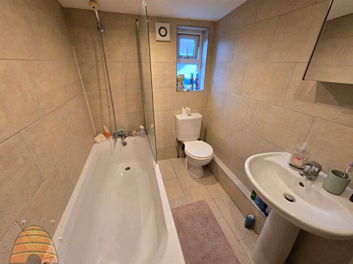 10 Bedroom House To Rent In Aubrey Road Manchester, M14