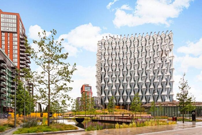 1 Bedroom Flat To Rent In Viaduct Gardens, London, SW11