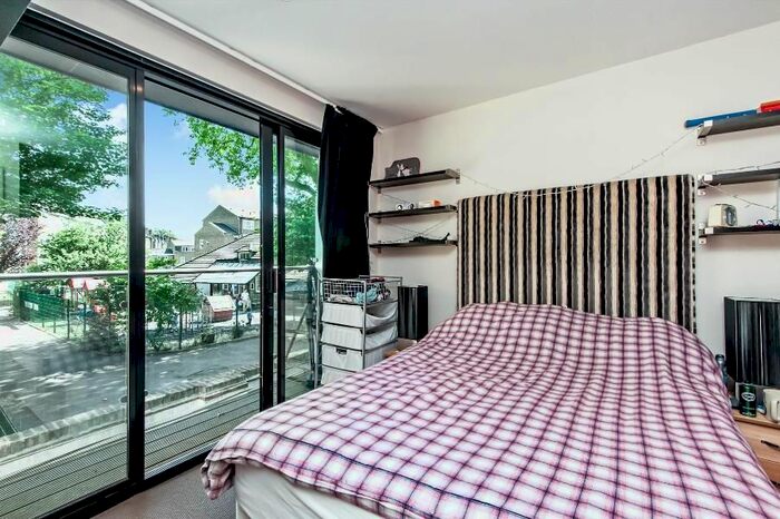 2 Bedroom Flat To Rent In Wincott Street, London, SE11