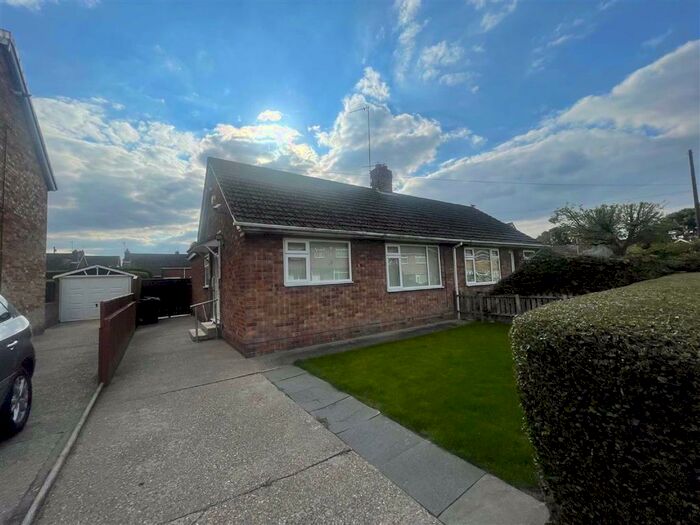 2 Bedroom Bungalow To Rent In Sutton House Road, Hull, HU8