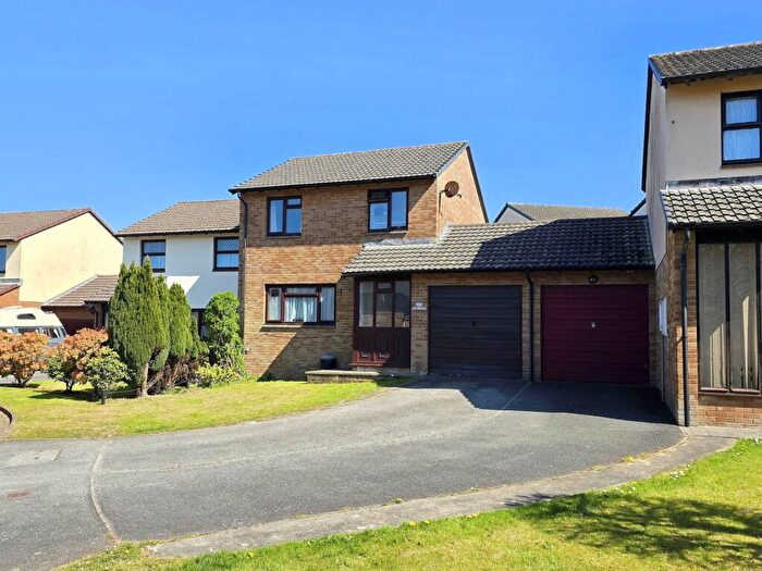 3 Bedroom Link Detached House For Sale In Oaklands, Bideford, EX39
