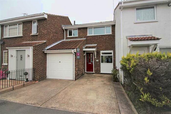 3 Bedroom Terraced House To Rent In 3 Bed Family Home - Springfield, CM1