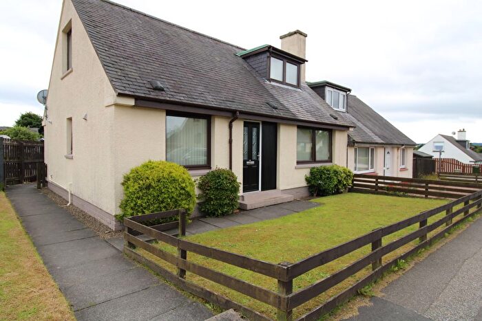 3 Bedroom Semi-Detached House For Sale In Shillinghill, Alness, IV17