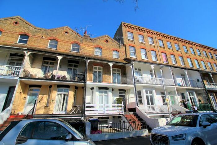 1 Bedroom Flat To Rent In Adrian Square, Westgate, Kent, CT8