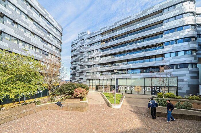 3 Bedroom Flat For Sale In Lambarde Square, London, SE10