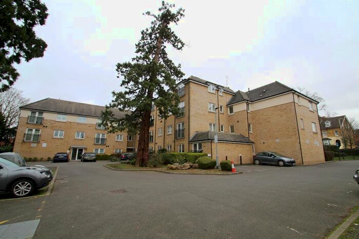 2 Bedroom Flat To Rent In Harefield Road, Uxbridge, UB8