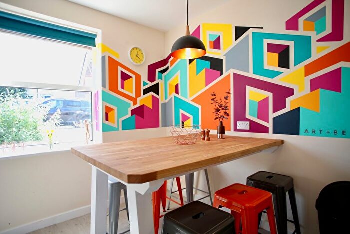 8 Bedroom Semi-Detached House To Rent In Chailey Road, Brighton, BN1