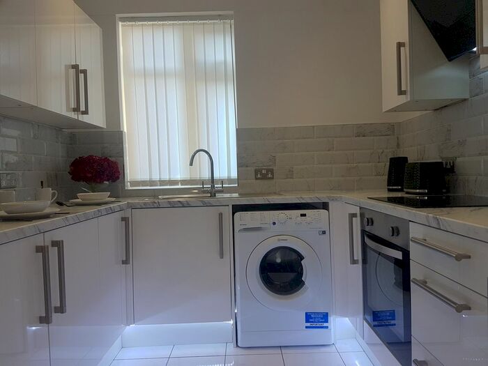 2 Bedroom Flat To Rent In Edge Grove, Liverpool, L7