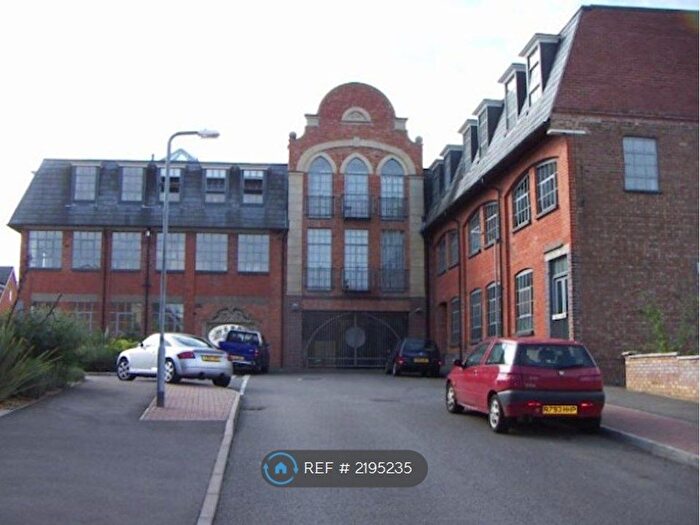 2 Bedroom Flat To Rent In Brockton Street, Northampton, NN2