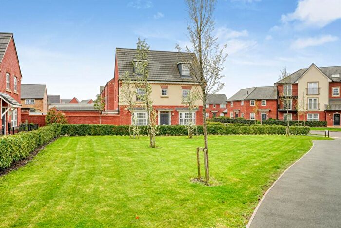 4 Bedroom Detached House For Sale In Maia Way, Fairfields, Milton Keynes, MK11