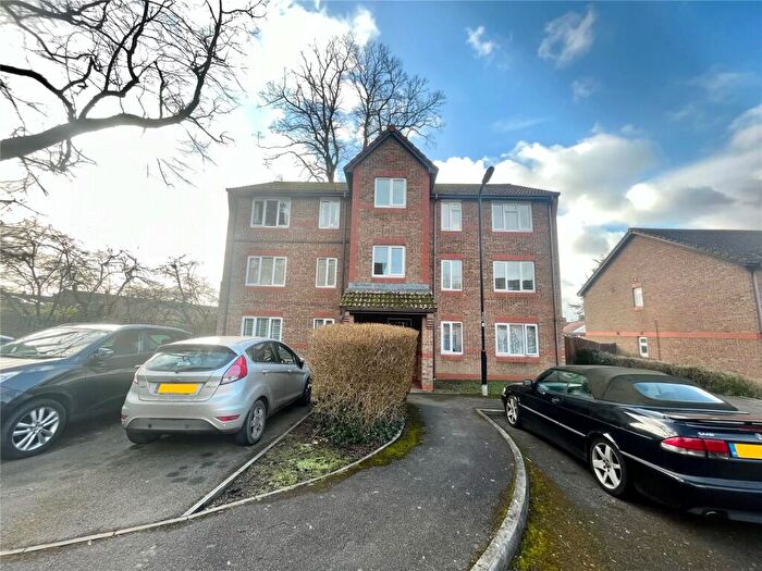2 Bedroom Flat To Rent In Nutfield Court, Southampton, Hampshire, SO16
