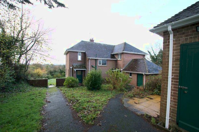 4 Bedroom Detached House To Rent In Church Street, Crediton, EX17