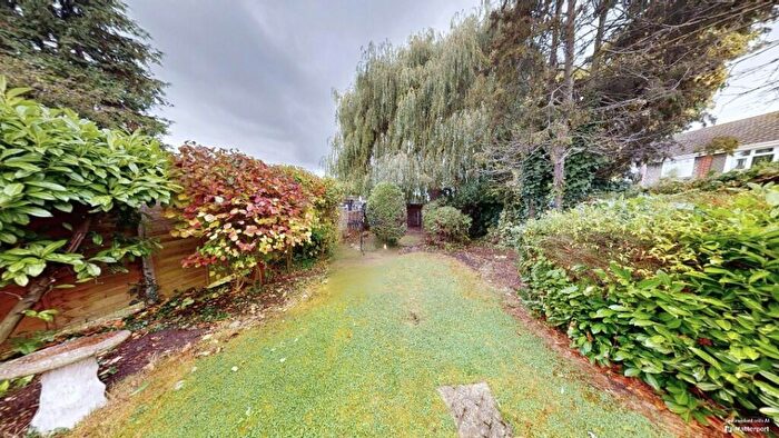 2 Bedroom End Of Terrace House For Sale In Cornwell Crescent, Stanford-Le-Hope, Essex, SS17